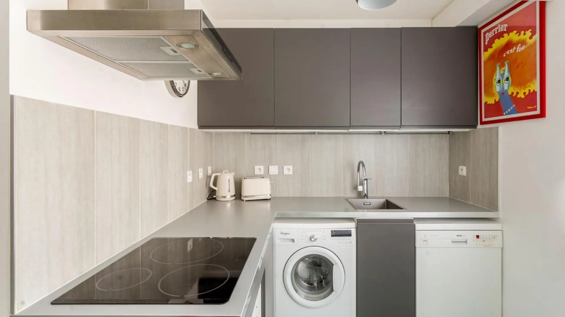 Apartment Eiffel Tower - 2br With Balcony - Cityapartmentstay