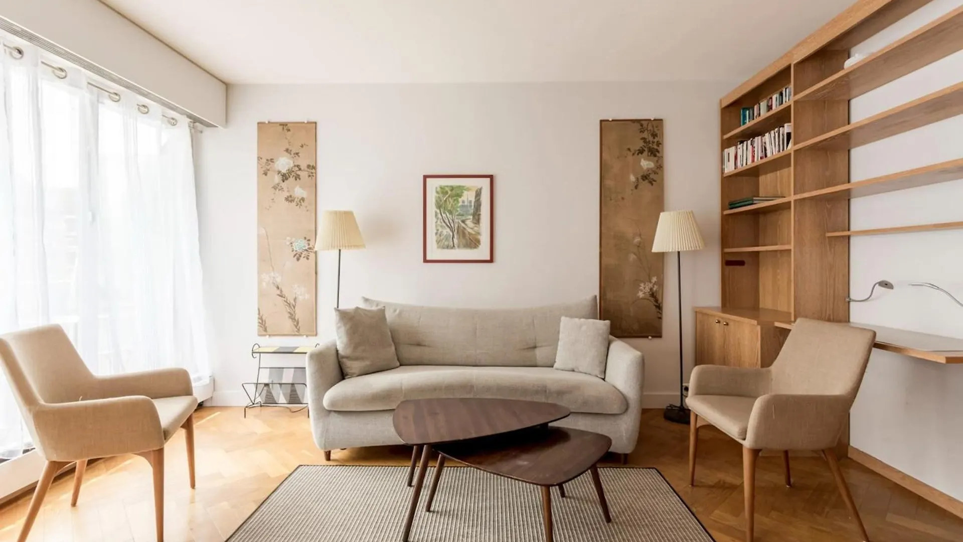 Eiffel Tower - 2br With Balcony - Cityapartmentstay Apartment